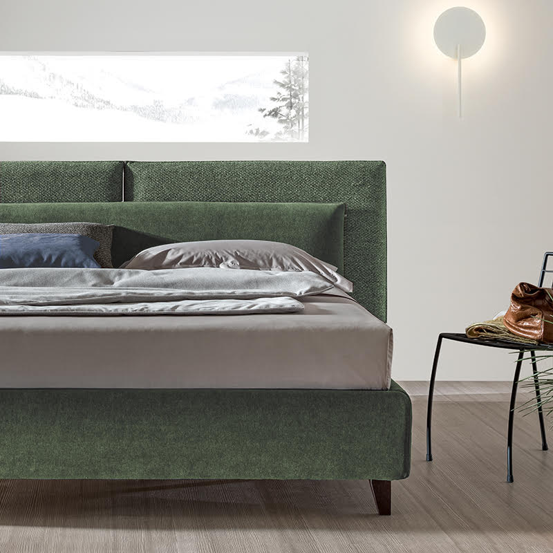 Letto matrimoniale con testiera imbottita